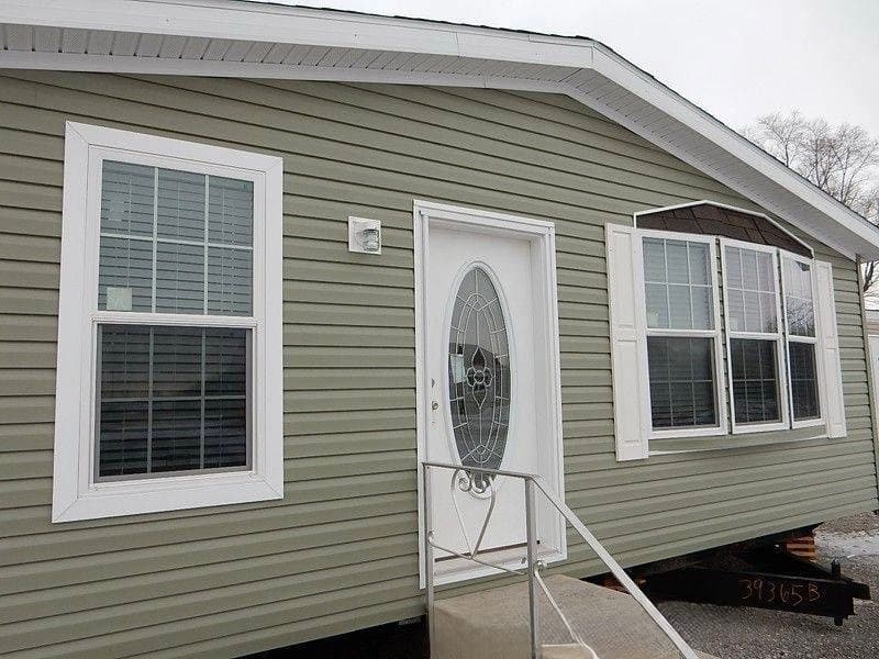 The Breeze exterior