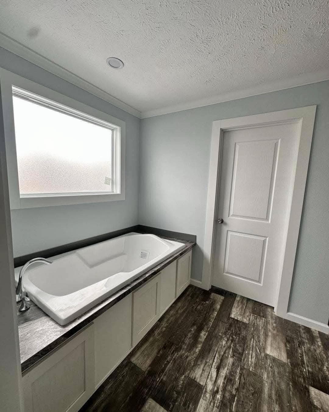 The Stonegate Manor, photo 7 of 10