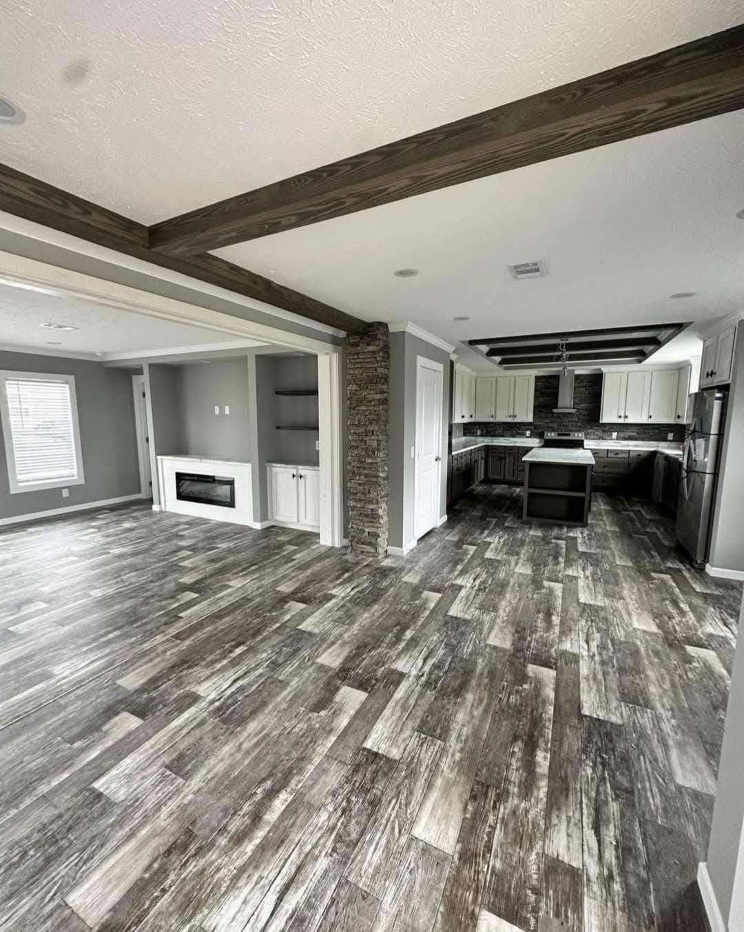 The Stonegate Manor, photo 9 of 10